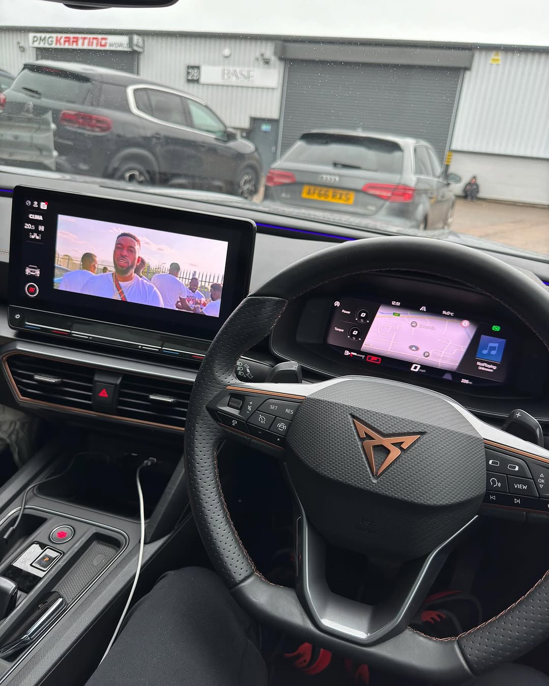 Youtube & Netflix AI-Box compatible with Cupra cars