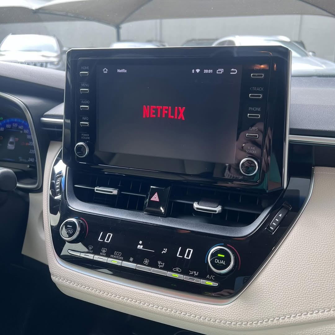 Youtube & Netflix AI-Box compatible with Toyota cars