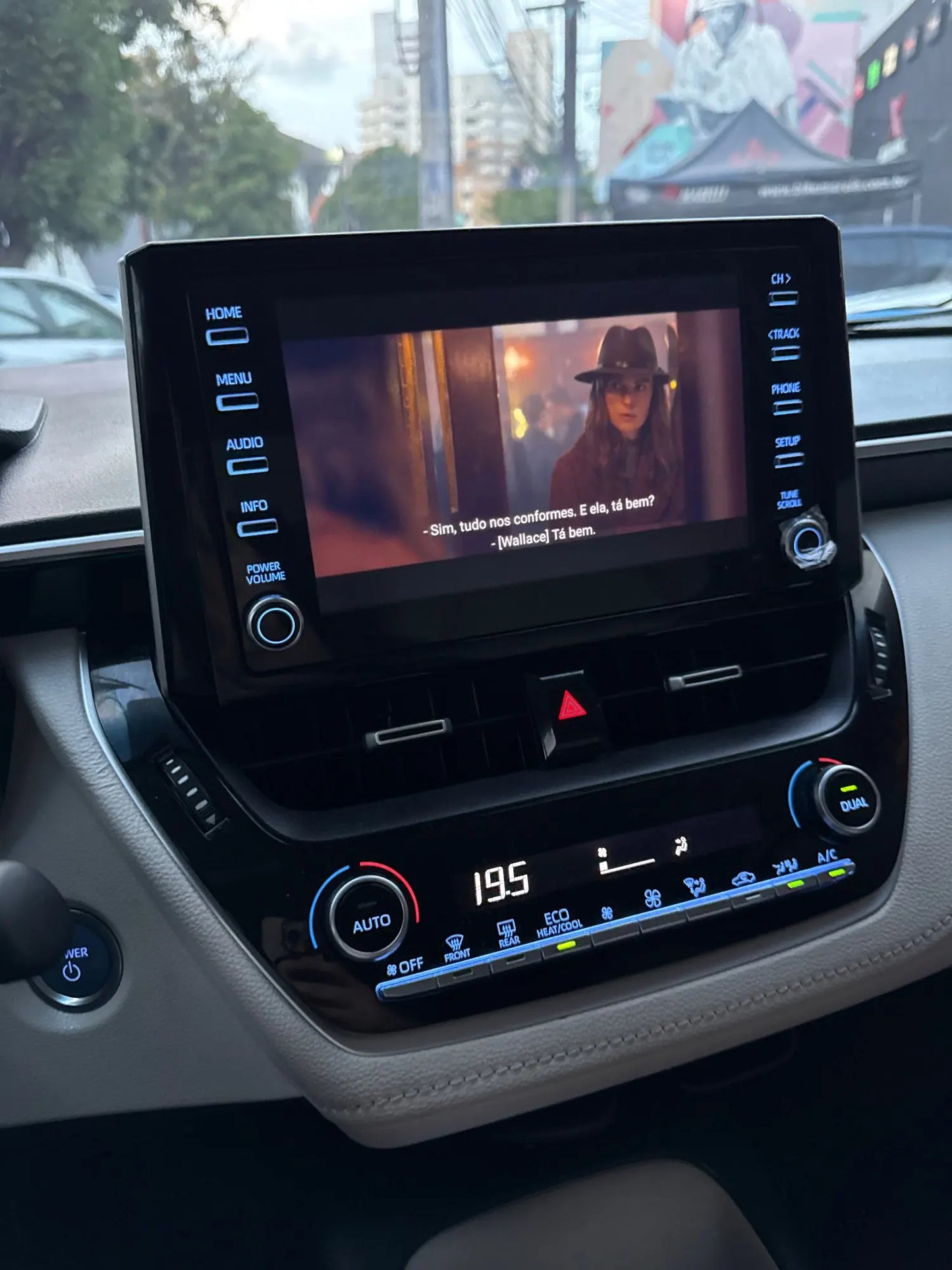 Youtube & Netflix AI-Box compatible with Toyota cars